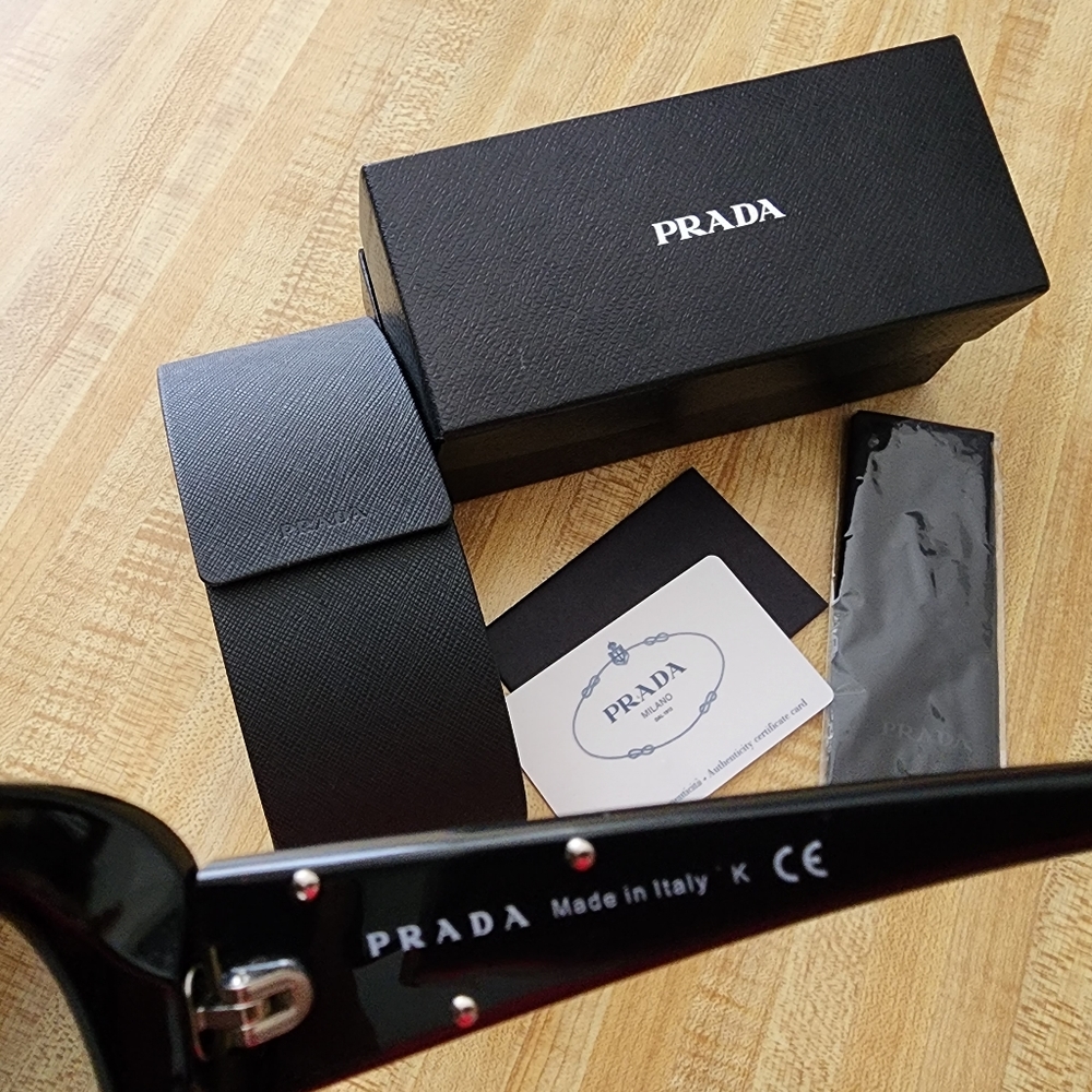 💥💥💥PRADA SUNGLASS💥💥💥 - Picture 4 of 9